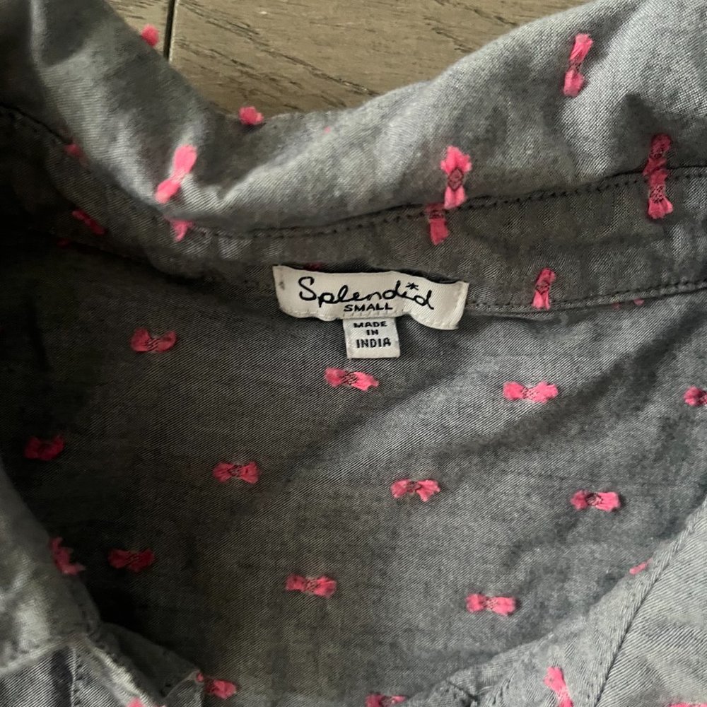 Splendid Ribbon Pattern Button Down Blouse - Picture 4 of 4